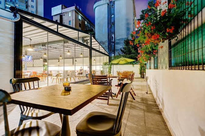 Plus Suit Atasehir Istanbul Exterior photo